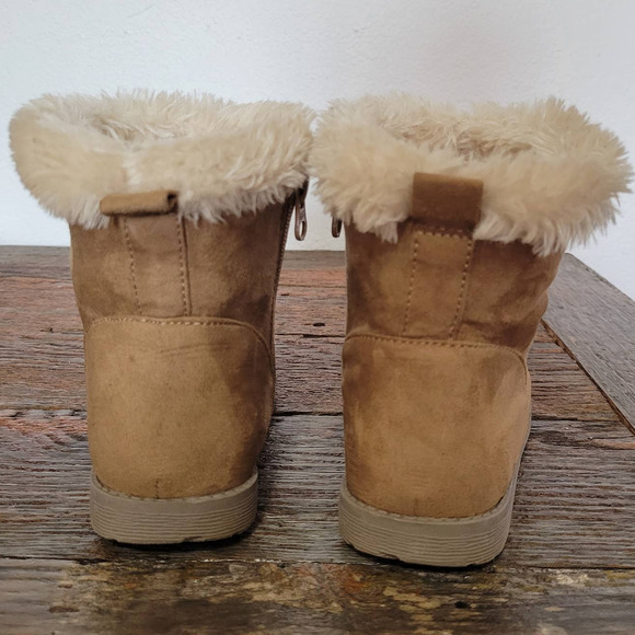 Cat & Jack Tan Faux Suede Faux Fur Ankle Booties - Picture 5 of 10